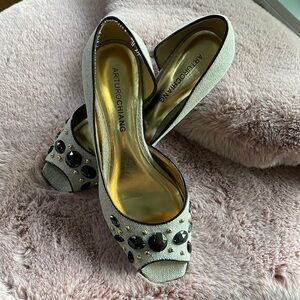 Arturo Chiang beige brown low heel shoe.